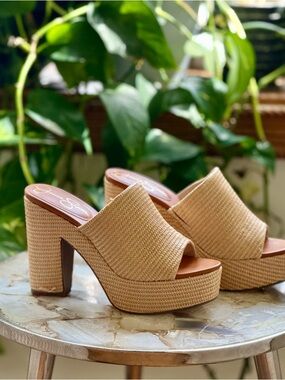 Jessica Simpson Women's Shelbie Platform Sandal Natural Bermuda Raffia